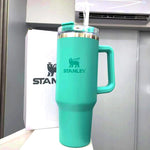 Termo Stanley 1.1 Elegante y Versátil 40 oz